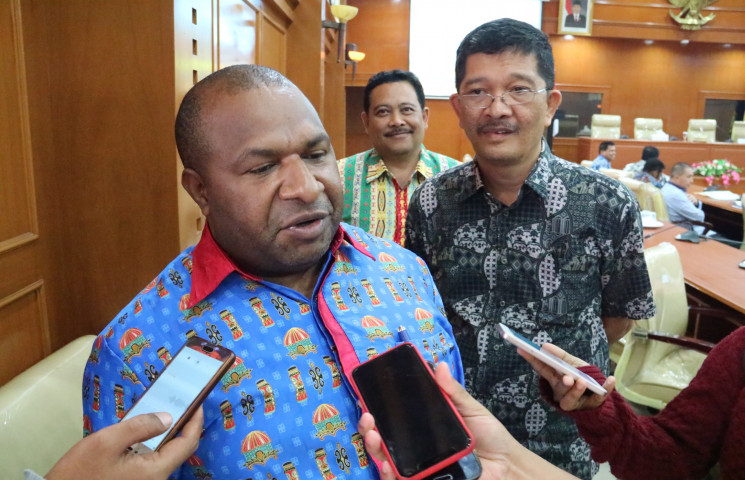 Bupati Oktemka : Terlalu Dini Sebut Kami Caplok Wilayah Boven Digoel